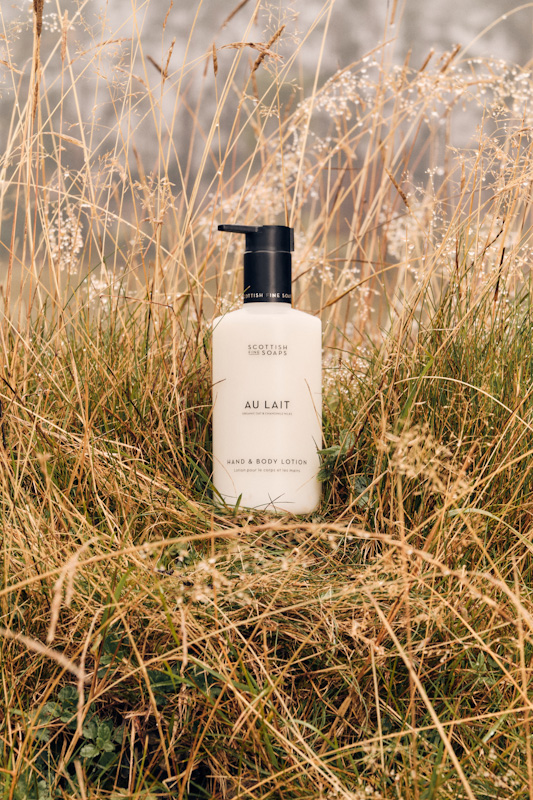 SCOTTISH FINE SOAPS AU LAIT HAND AND BODY LOTION